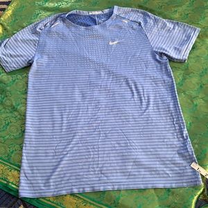 Nike running top